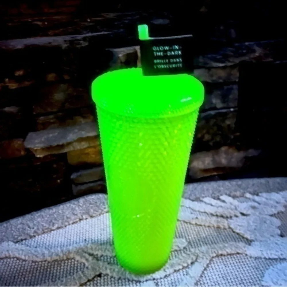 NWT! Starbucks 2022 venti glow in the dark cup with lid and straw